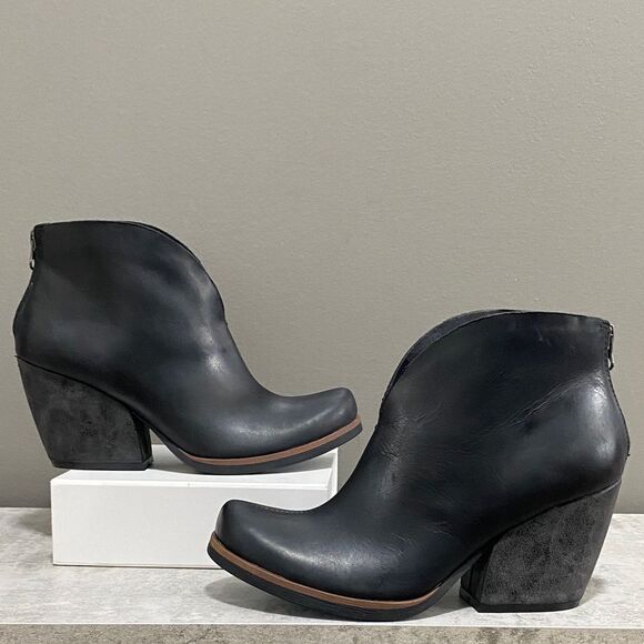 Kork-Ease Black Leather Ankle Booties Unique Charcoal Heels Size 8 - Picture 1 of 15